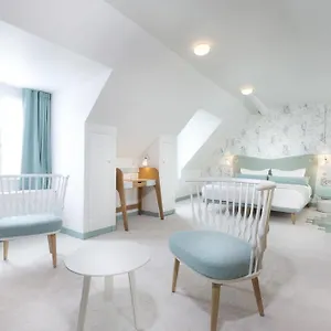 https://le-lapin-blanc.fr-paris.fr